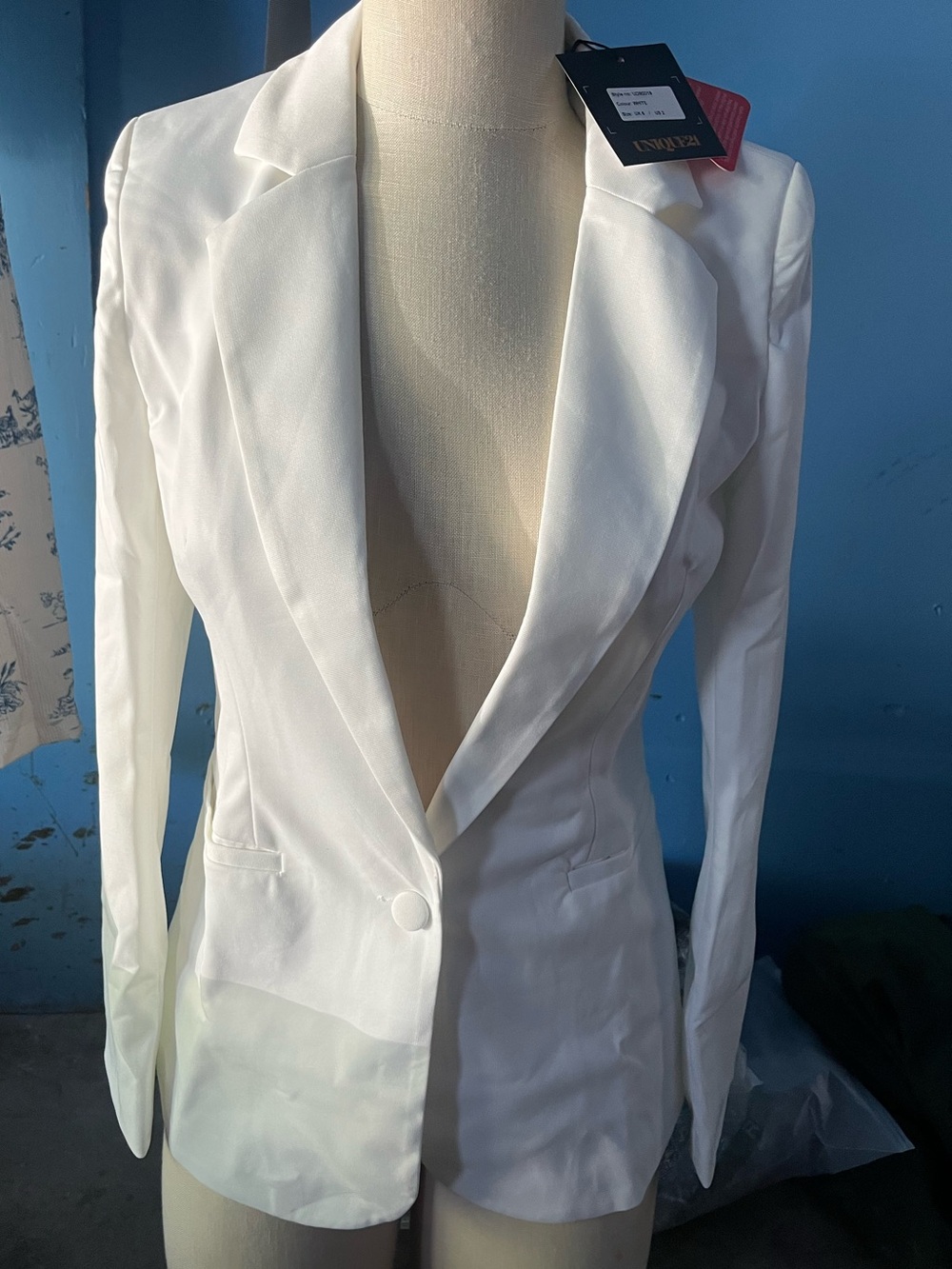 Nique White Women's Tailored Blazer - Single-Button Notch Lapel